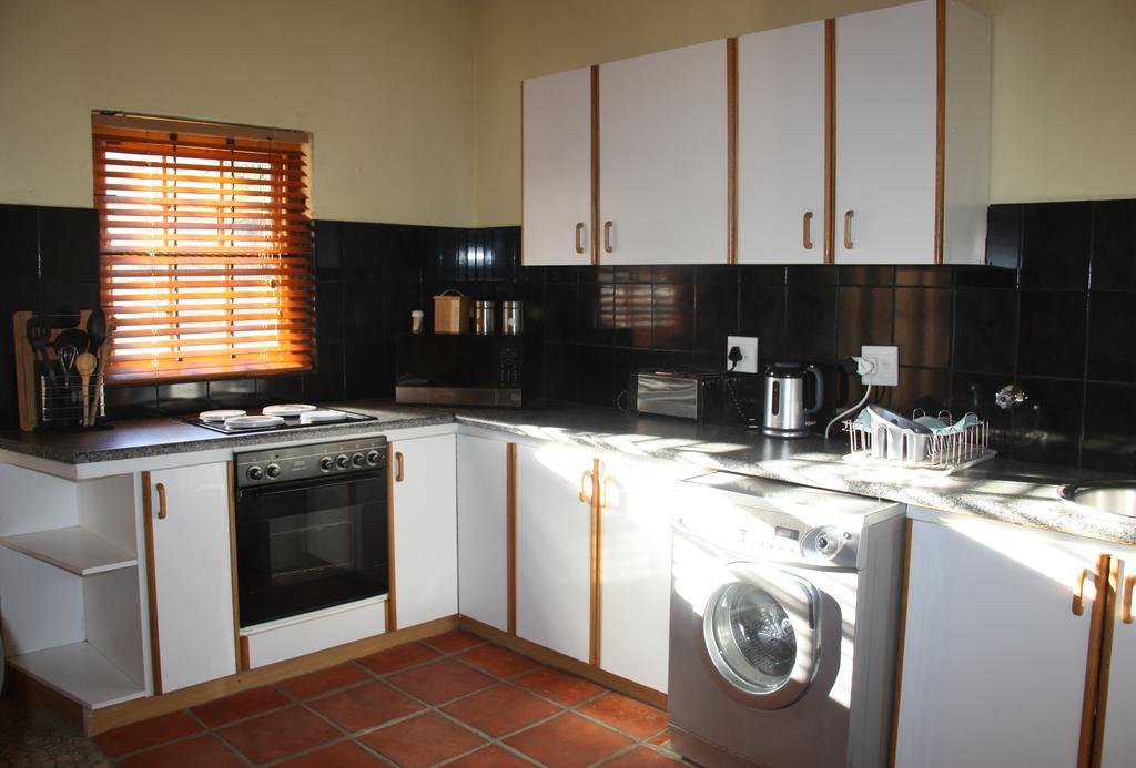 Calais Wine Estate Hostal Paarl Exterior foto