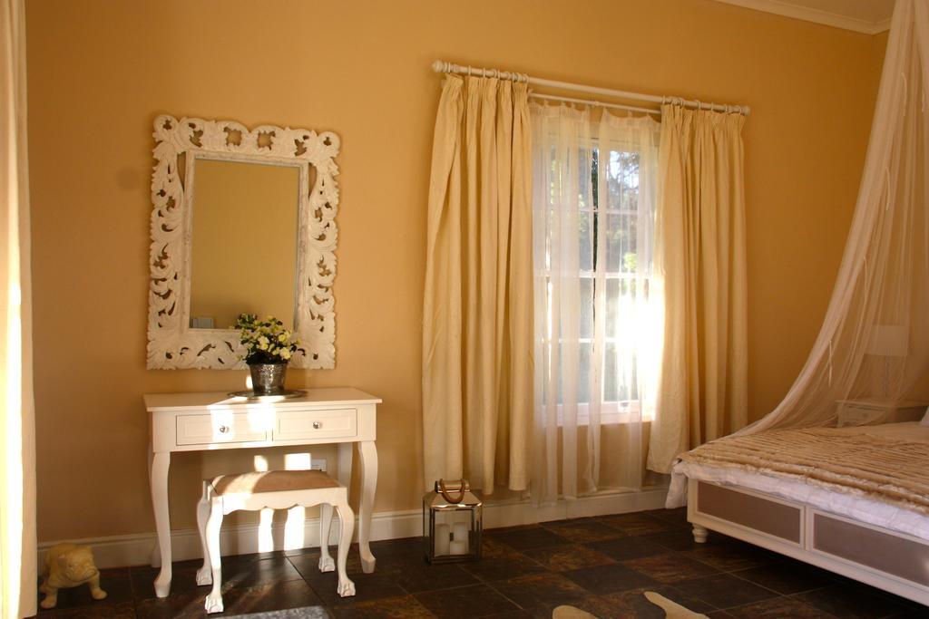 Calais Wine Estate Hostal Paarl Exterior foto